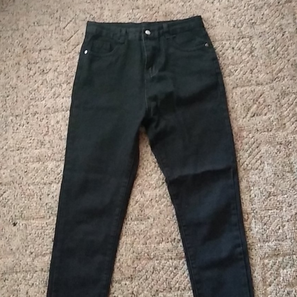 Mom Jeans - Picture 2 of 3